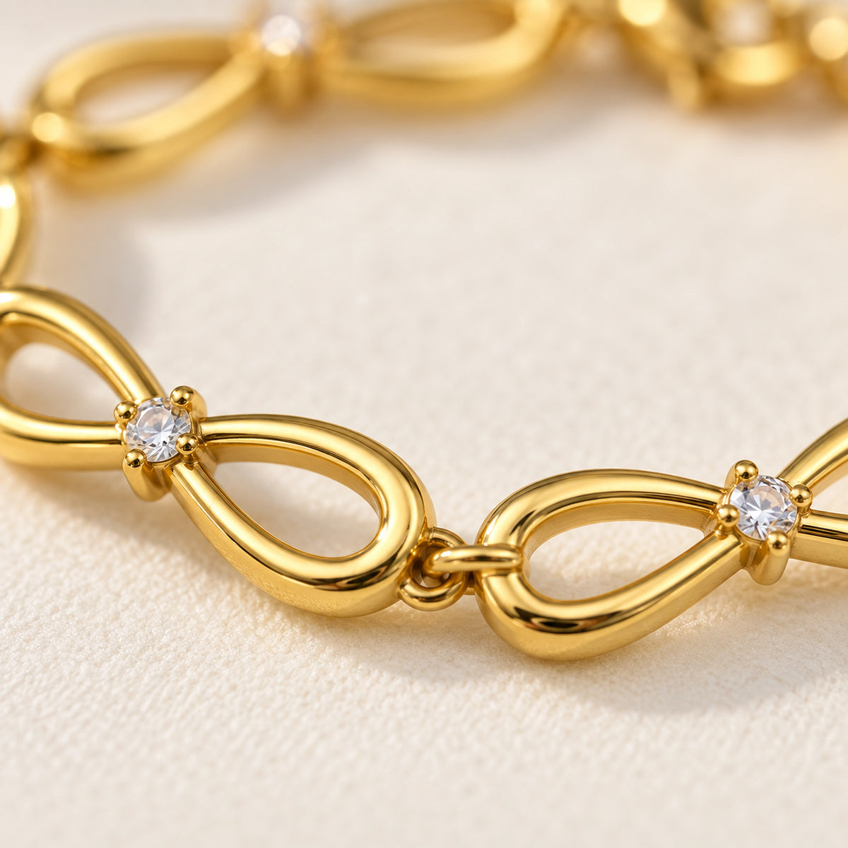 Vesviora Gold Crystal Bow Link Bracelet