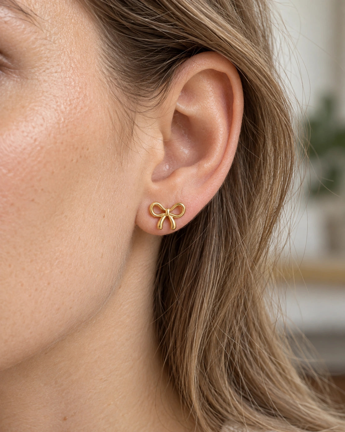 Vesviora Gold Bow Stud Earrings